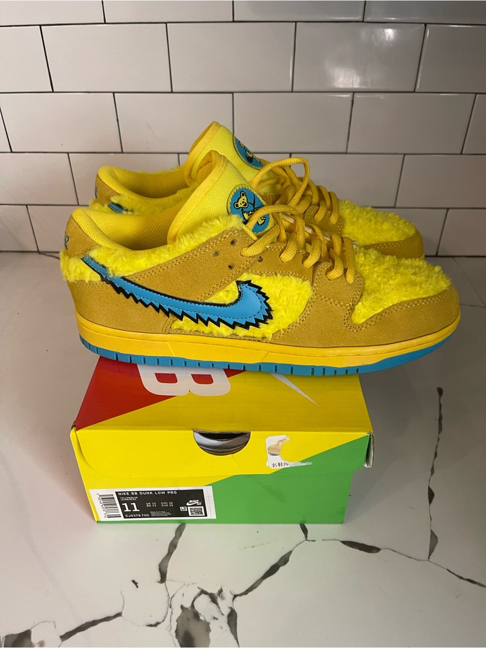 Men’s Nike Yellow Bear Size 11. - Picture 7 of 7